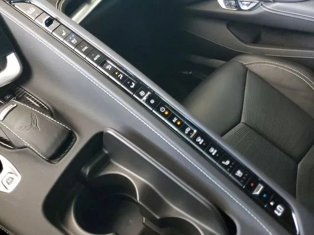 2021 Chevrolet Corvette Stingray 2LT photo 25