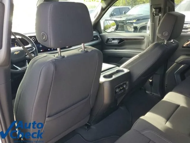 2025 Chevrolet Suburban LS photo 11