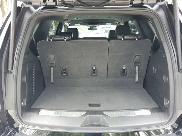 2025 Chevrolet Tahoe Z71 photo 9