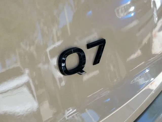 2025 Audi Q7 Premium Plus photo 8