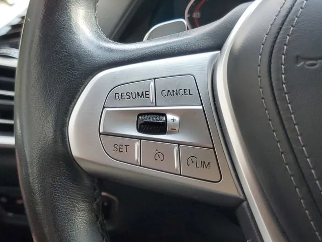 2021 BMW X7 xDrive40i photo 24