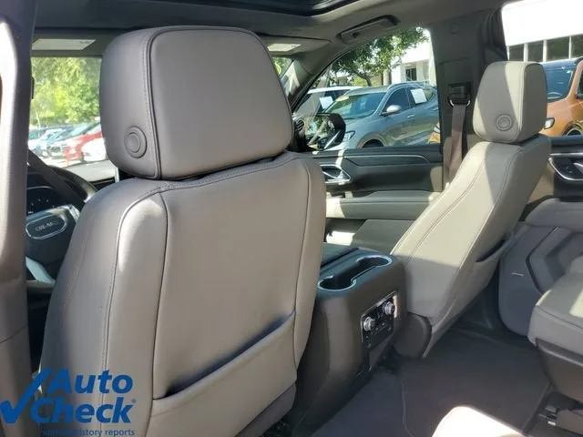 2023 GMC Yukon SLT photo 14
