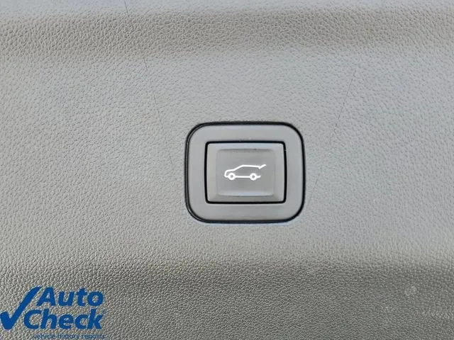 2024 Chevrolet Suburban LT photo 11