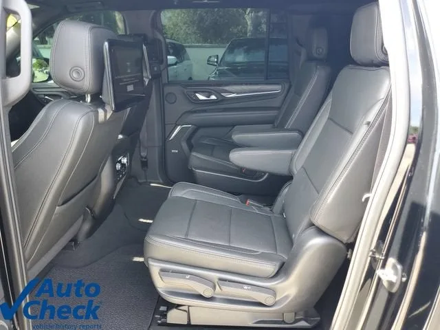 2022 GMC Yukon XL Denali photo 14