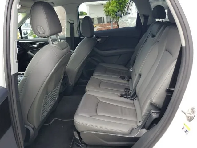 2025 Audi Q7 Premium Plus photo 13