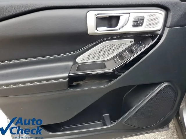 2023 Ford Explorer ST photo 22
