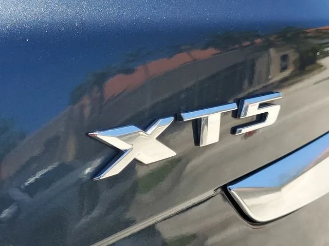 2019 Cadillac XT5 FWD photo 9