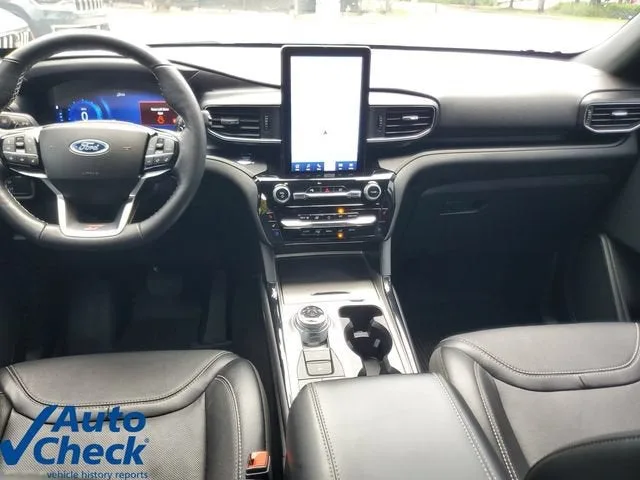 2023 Ford Explorer ST photo 16