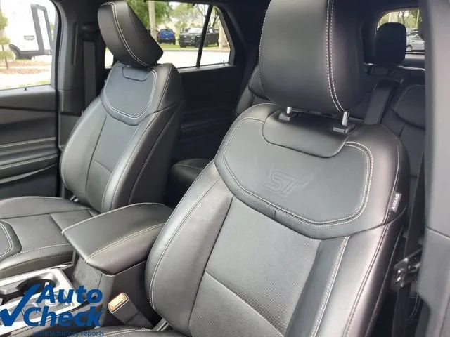 2023 Ford Explorer ST photo 20