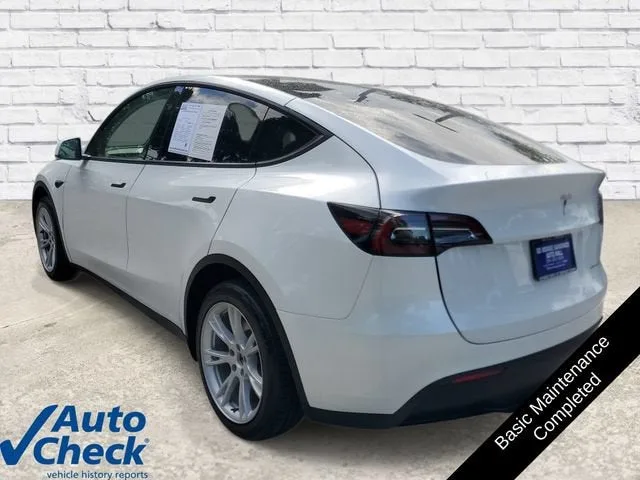 2023 Tesla Model Y Long Range photo 2