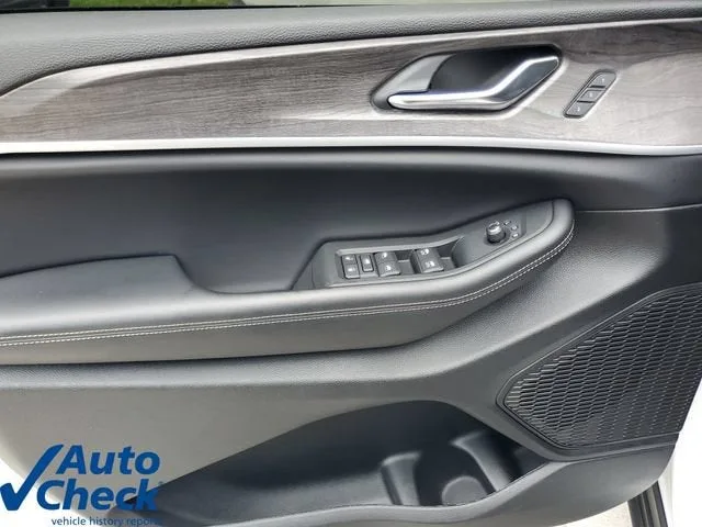 2025 Jeep Grand Cherokee Limited photo 20