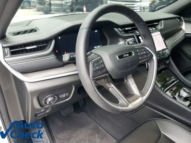 2025 Jeep Grand Cherokee Limited photo 19