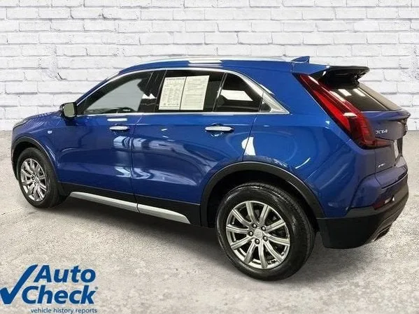 2022 Cadillac XT4 Premium Luxury photo 3