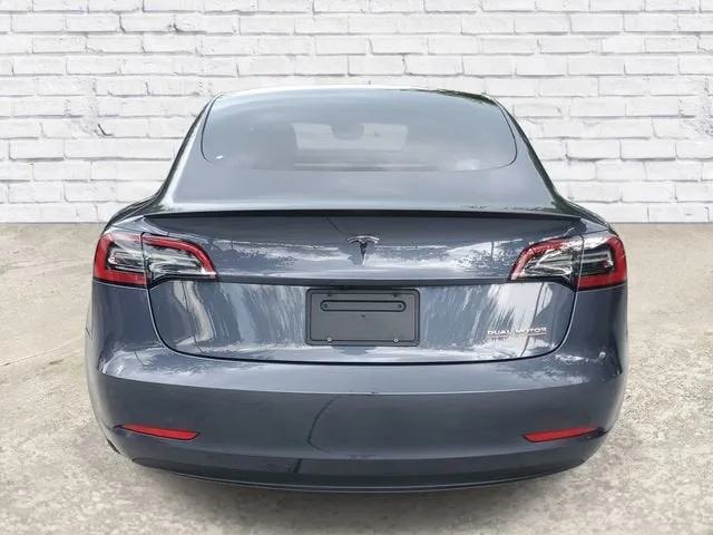 2023 Tesla Model 3 Performance photo 3