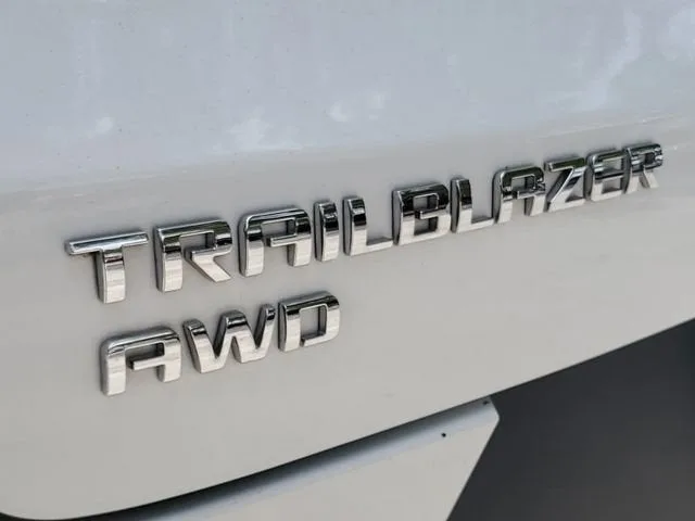 2023 Chevrolet Trailblazer LT photo 8
