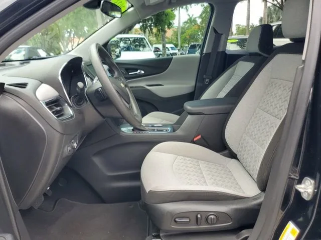 2023 Chevrolet Equinox LS photo 17