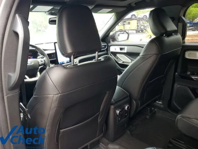 2023 Ford Explorer ST photo 14