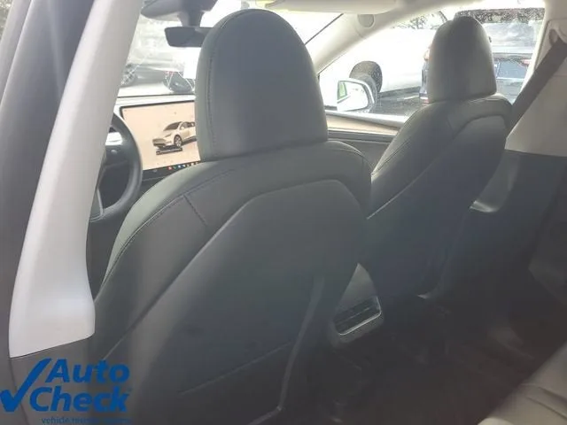 2023 Tesla Model Y Long Range photo 9