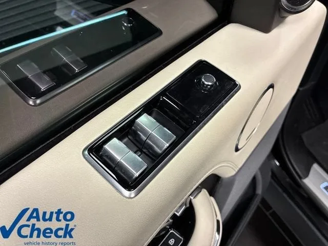 2021 Land Rover Range Rover P525 Westminster photo 11