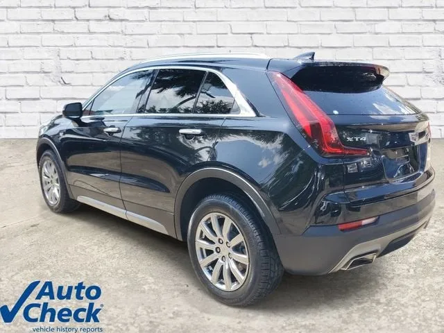 2023 Cadillac XT4 Premium Luxury photo 2