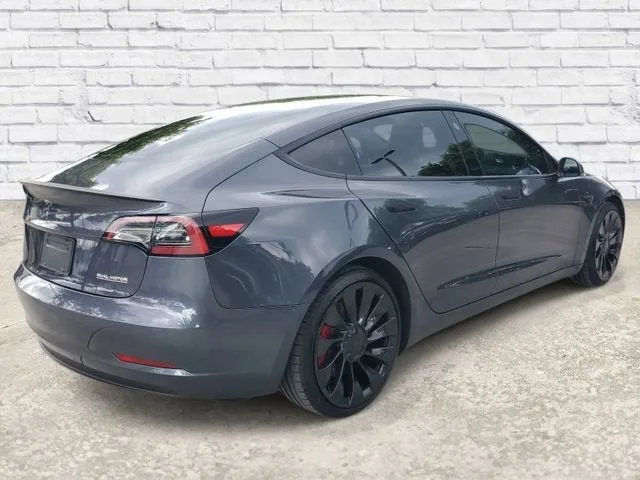 2023 Tesla Model 3 Performance photo 4