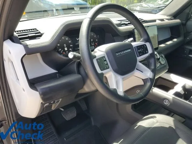 2025 Land Rover Defender X-Dynamic SE photo 20