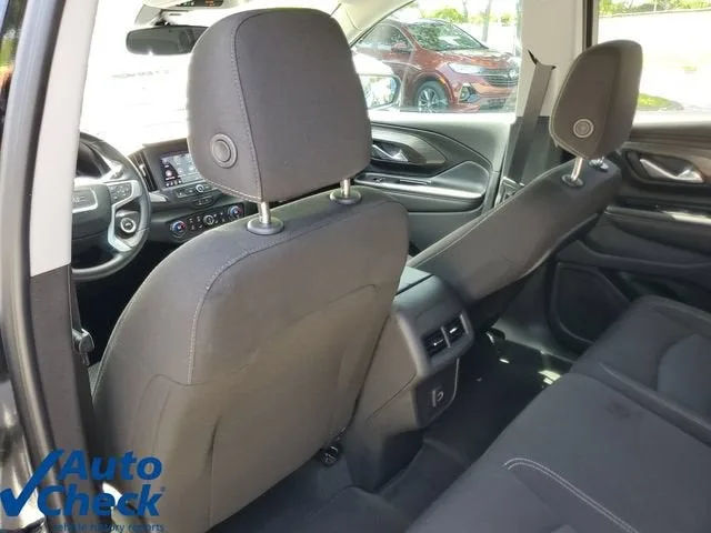 2024 GMC Terrain SLE photo 13