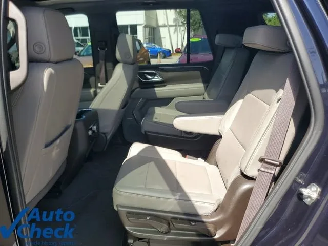 2023 GMC Yukon SLT photo 13
