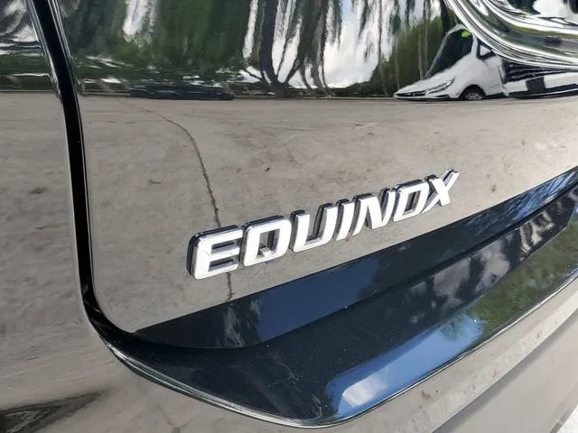 2023 Chevrolet Equinox LS photo 8