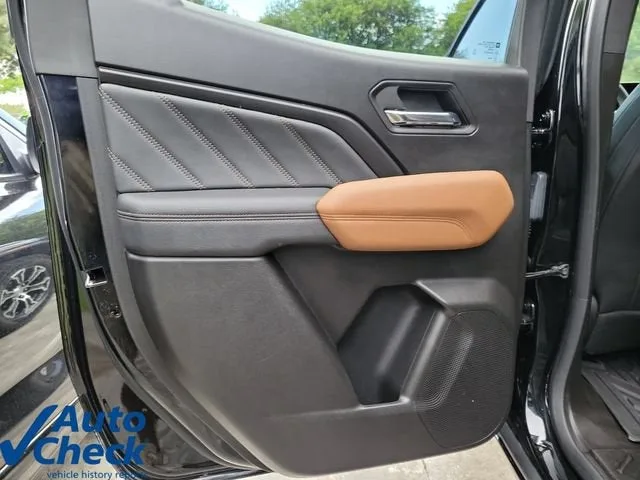 2024 GMC Canyon AT4 photo 17