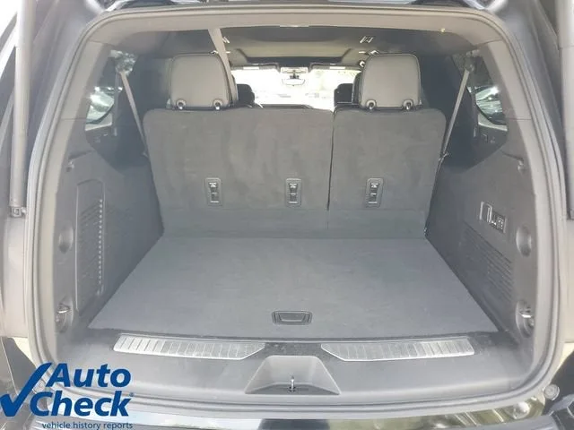 2022 GMC Yukon XL Denali photo 10