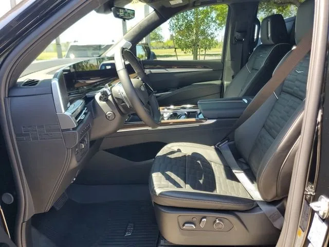 2026 Cadillac Escalade Platinum Sport photo 17