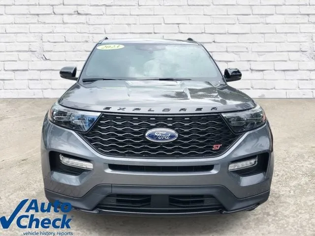 2023 Ford Explorer ST photo 6