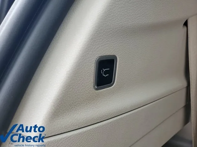2024 Chrysler Pacifica Touring L photo 10
