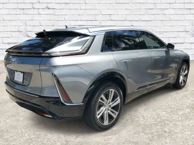 2024 Cadillac LYRIQ Tech photo 4