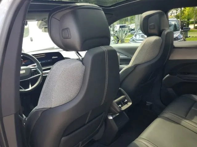 2024 Cadillac LYRIQ Tech photo 13