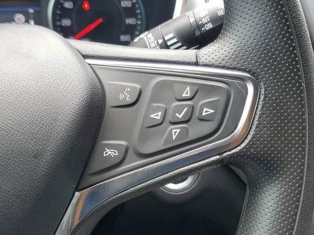 2023 Chevrolet Equinox LS photo 22