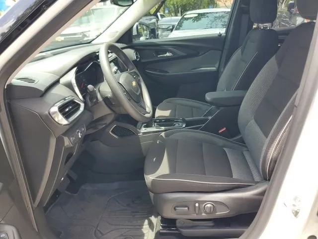 2023 Chevrolet Trailblazer LT photo 17