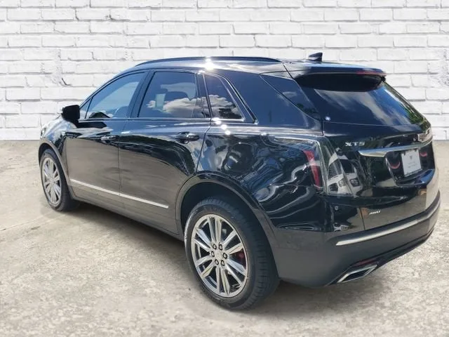 2023 Cadillac XT5 AWD Sport photo 2
