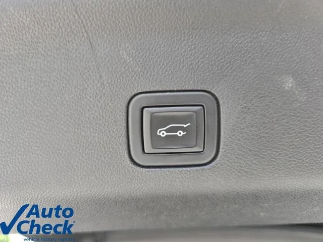 2023 Chevrolet Suburban Z71 photo 12