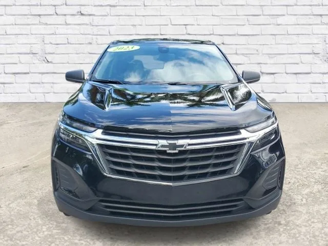 2023 Chevrolet Equinox LS photo 6