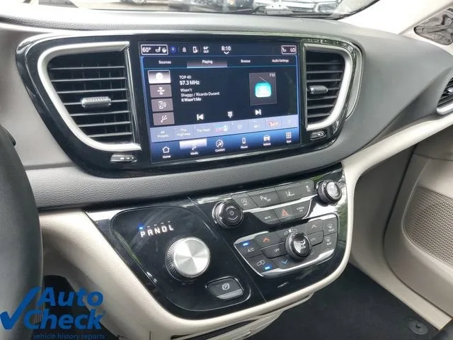 2024 Chrysler Pacifica Touring L photo 24