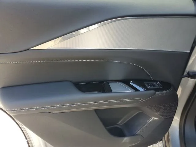 2024 Cadillac LYRIQ Tech photo 14