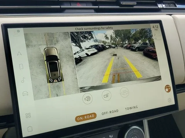2023 Land Rover Range Rover SE photo 29