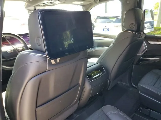2026 Cadillac Escalade Platinum Sport photo 13