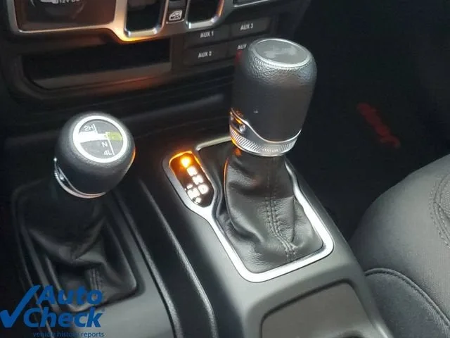 2023 Jeep Wrangler 4-Door Sport Altitude 4x4 photo 24