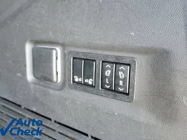 2022 GMC Yukon XL Denali photo 12