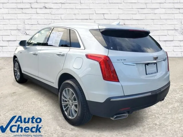 2019 Cadillac XT5 Luxury FWD photo 2