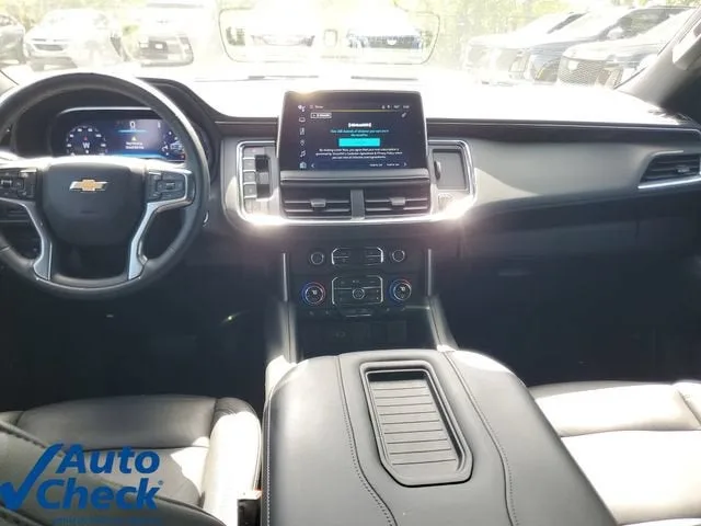 2024 Chevrolet Suburban LT photo 17