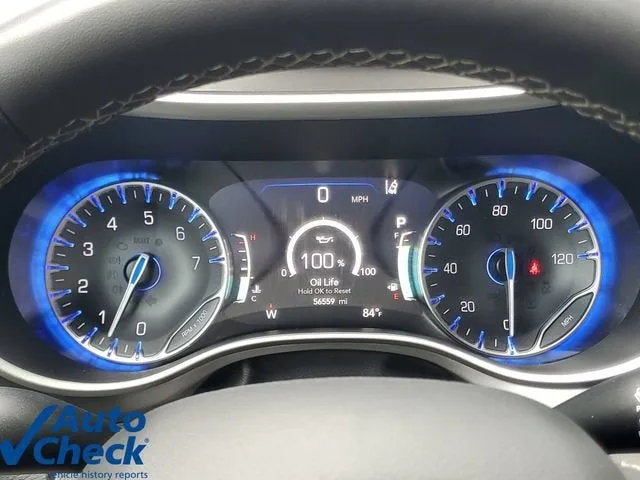 2024 Chrysler Pacifica Touring L photo 23